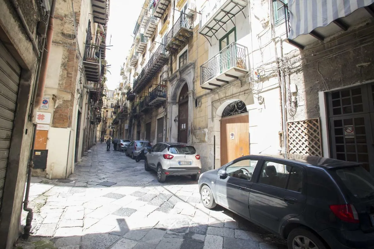 B&B Del Parlamento Palermo Bed & Breakfast